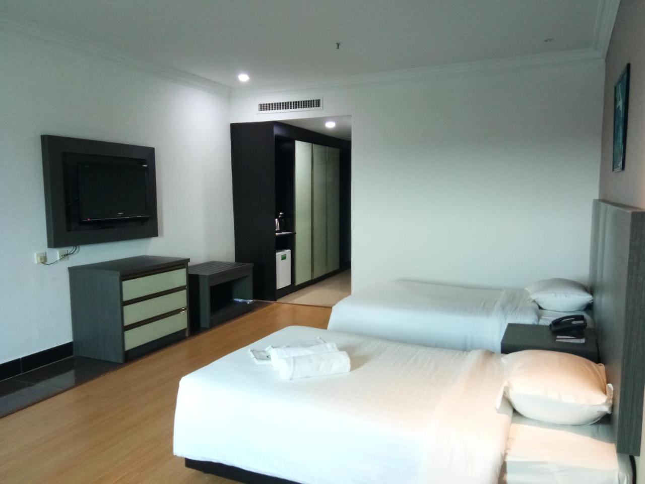 Purnama Hotel Limbang Esterno foto